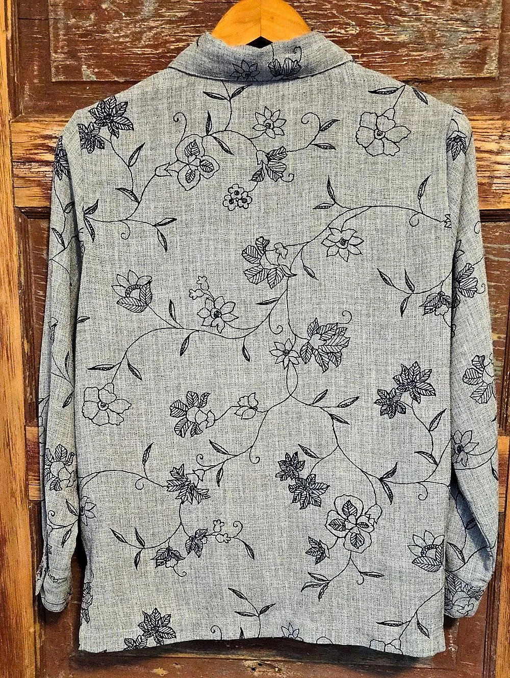NWOT Draper's & Damon's Navy Blue Floral Embroidered Button-Front Shirt - Picture 3 of 8